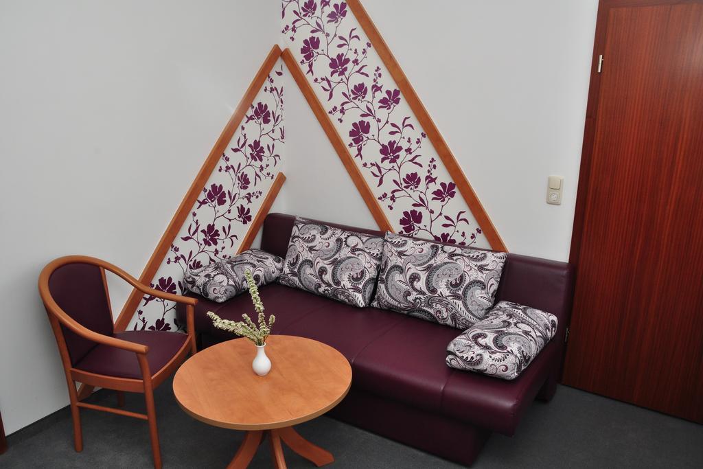 Hotel Am Hohen Schwarm Saalfeld Saale Cameră foto